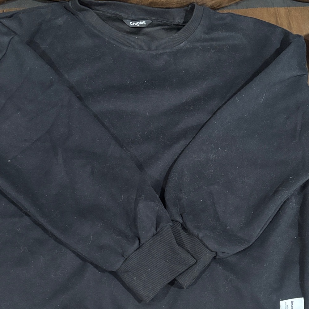 ChicMe Classic Black Crewneck Sweatshirt